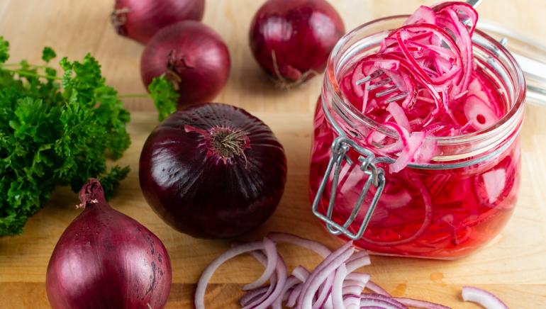 What Health Benefits Do Red Onions Offer?